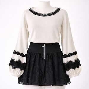 Worthington Ivory Top with Black Frilly Lace Detail Long Balloon Sleeves Cotton